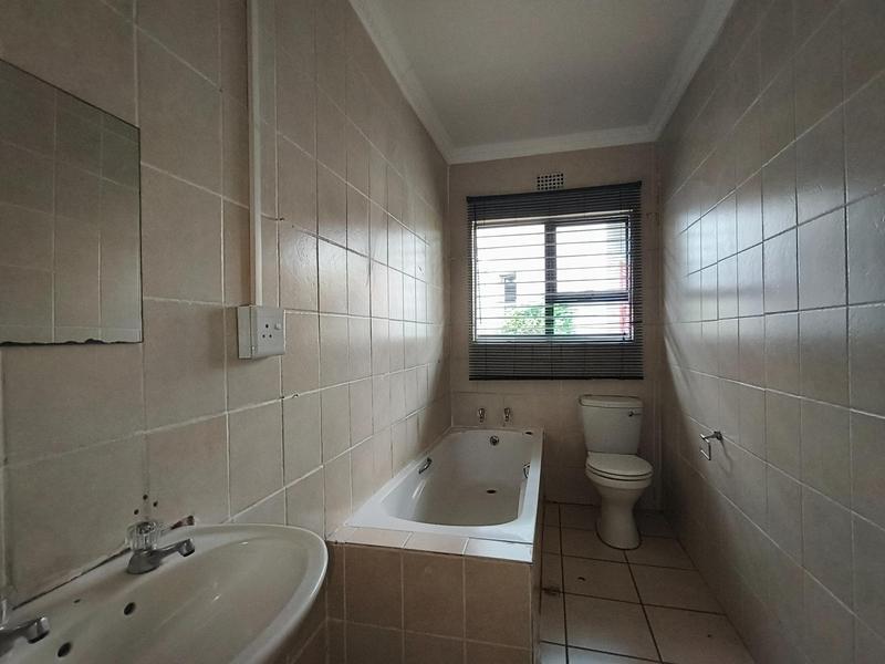 6 Bedroom Property for Sale in Mthata Eastern Cape